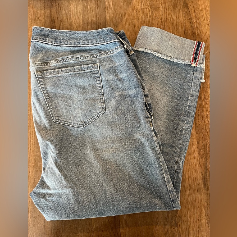 Torrid Boyfriend Crop, Size 16